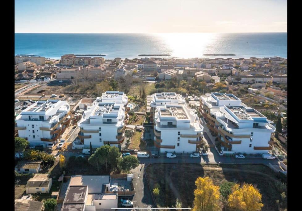 Sérignan T2 Neuf + Piscine, 5 Mn A Pied Des Plages מראה חיצוני תמונה